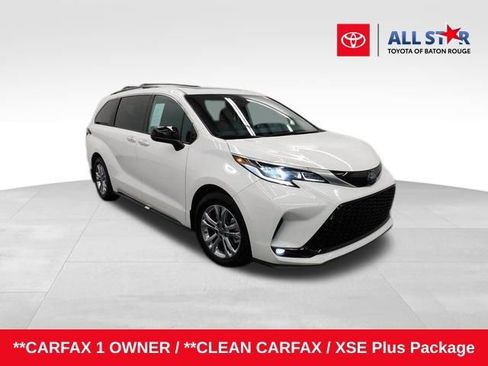 Used 2023 Toyota Sienna XSE image 1