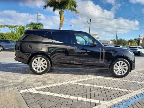 New 2025 Land Rover Range Rover Long Wheelbase SE image 6