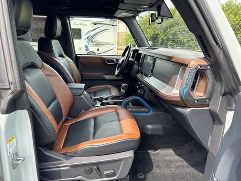 Used 2023 Ford Bronco Outer Banks w/ Sasquatch Package AWD/4WD image 29