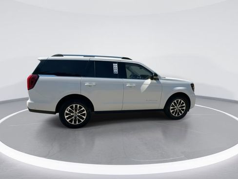 Used 2025 Ford Expedition Platinum AWD/4WD image 9