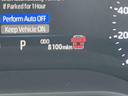 Used 2025 Toyota Sienna XLE image 39