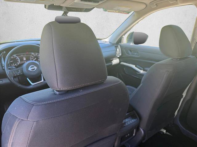 Used 2024 Nissan Pathfinder SV FWD image 17