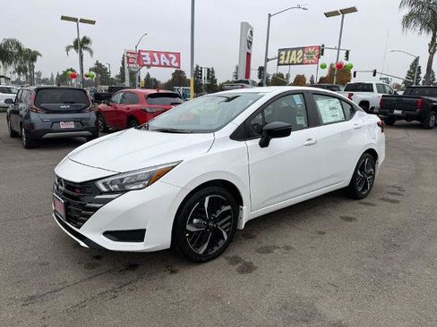 New 2025 Nissan Versa SR w/ Trunk Package image 3