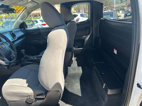 Used 2020 Toyota Tacoma SR image 14