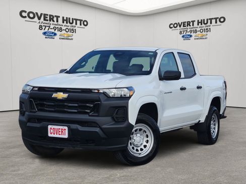 Used 2025 Chevrolet Colorado W/T w/ Advanced Trailering Package AWD/4WD image 1