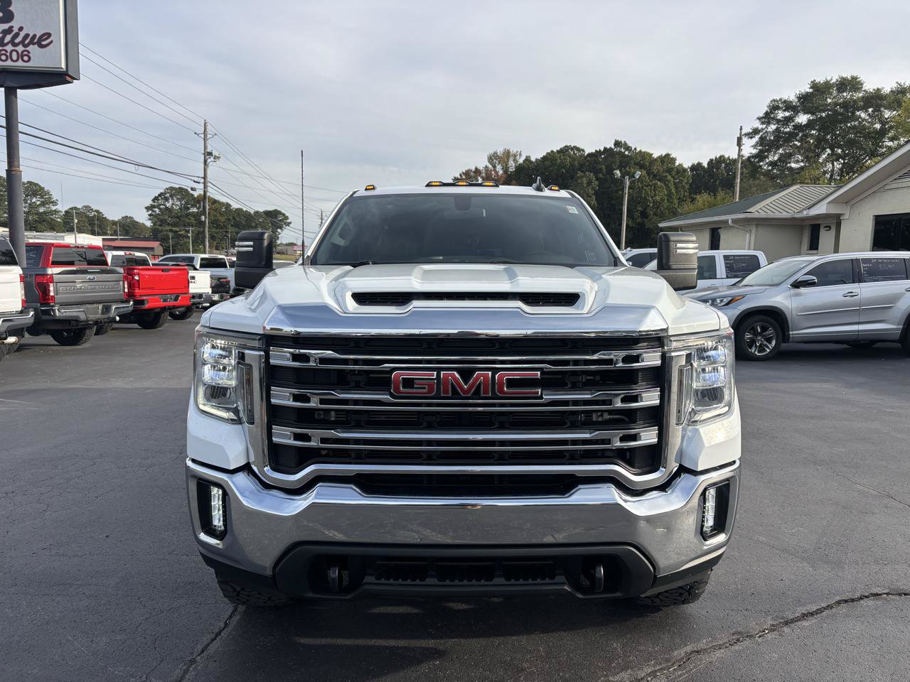 Used 2021 GMC Sierra 2500 SLE w/ SLE Convenience Package AWD/4WD image 2