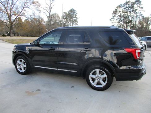 Used 2018 Ford Explorer XLT w/ Equipment Group 202A image 22