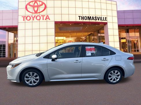 Used 2026 Toyota Corolla LE FWD image 8