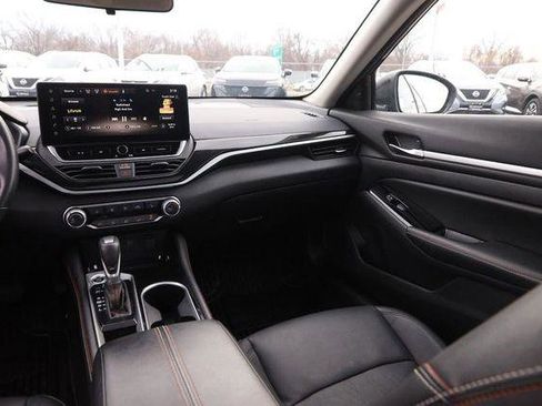 Used 2024 Nissan Altima 2.5 SR w/ SR Premium Package image 23
