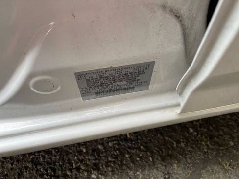Used 2025 Nissan Versa SV FWD image 28