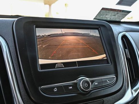 Used 2022 Chevrolet Equinox LS w/ LS Convenience Package FWD image 29