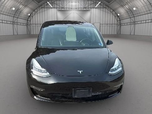 Used 2018 Tesla Model 3 Long Range RWD image 7