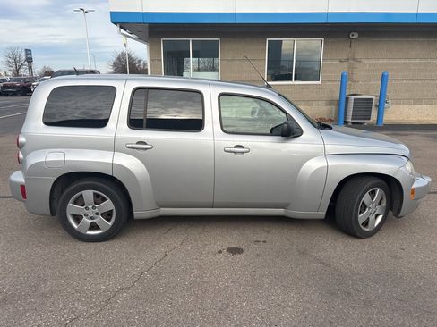 Used 2010 Chevrolet HHR LS image 11