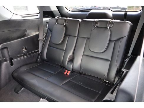 Used 2022 Ford Explorer XLT w/ Equipment Group 202A RWD image 11
