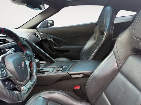 Used 2019 Chevrolet Corvette Stingray Coupe RWD image 11