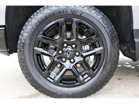 Used 2024 Chevrolet Silverado 1500 LT Trail Boss w/ Convenience Package II AWD/4WD image 28
