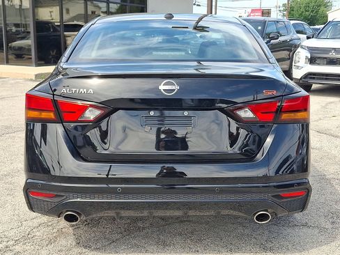 Used 2025 Nissan Altima 2.5 SR FWD image 3