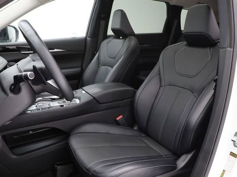 Used 2023 INFINITI QX60 Pure image 16