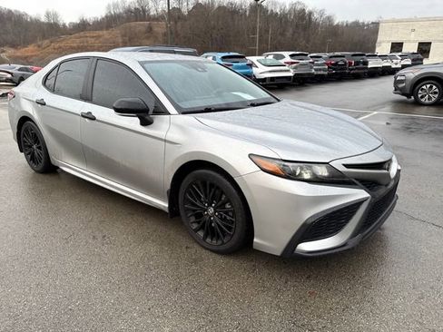 Used 2021 Toyota Camry SE w/ Convenience Package image 7
