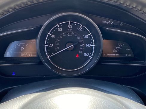 Used 2018 MAZDA MAZDA3 Touring image 11