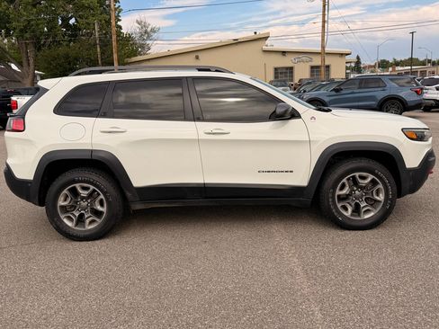 Used 2019 Jeep Cherokee Trailhawk AWD/4WD image 5