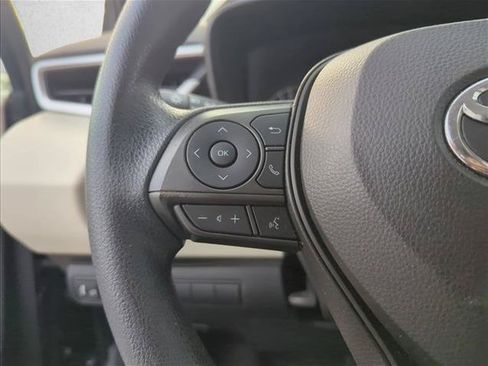 Used 2022 Toyota Corolla LE FWD image 15