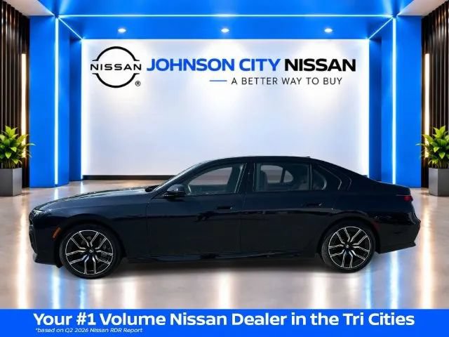 Used 2025 BMW 740i xDrive w/ Premium Package AWD/4WD image 7