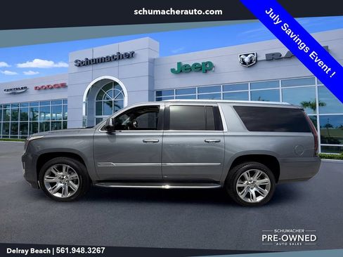 Used 2018 Cadillac Escalade ESV Luxury RWD image 4