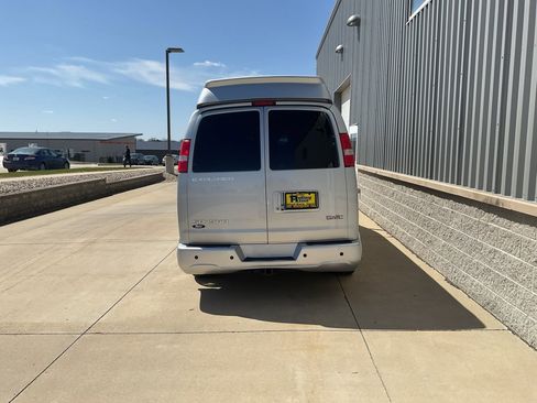 Used 2019 GMC Savana 2500 Extended image 5