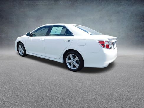Used 2014 Toyota Camry SE FWD image 5