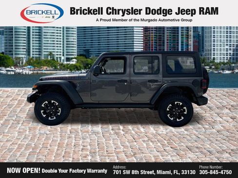 Used 2025 Jeep Wrangler Unlimited Rubicon AWD/4WD image 2