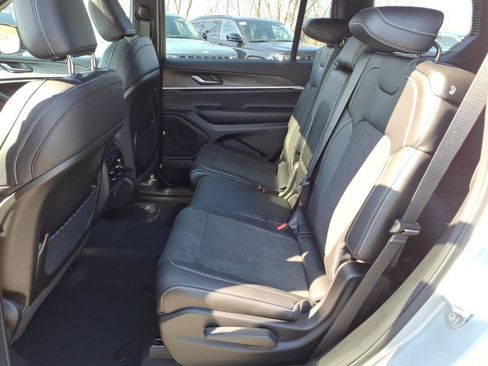 New 2026 Jeep Grand Cherokee L 4WD image 8