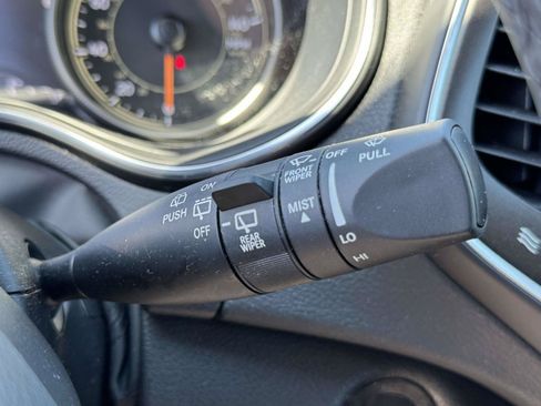 Used 2022 Jeep Cherokee Trailhawk AWD/4WD image 14