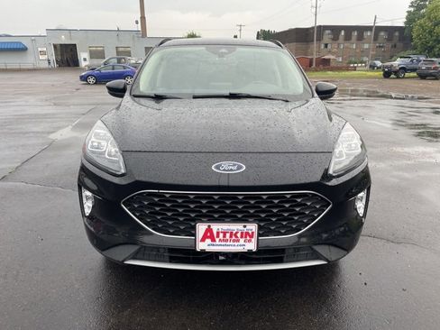 Used 2020 Ford Escape Titanium image 5