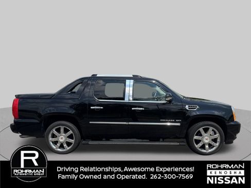 Used 2011 Cadillac Escalade EXT Premium AWD/4WD image 8