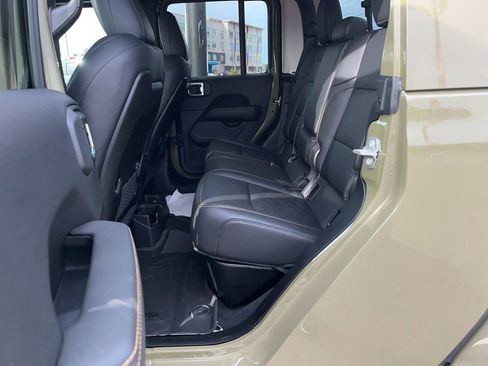 New 2025 Jeep Gladiator Sport image 37