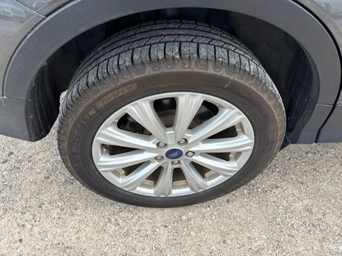 Used 2019 Ford Escape SEL AWD/4WD image 8