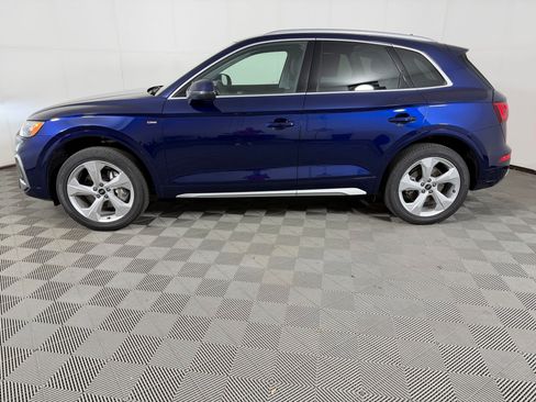 Used 2023 Audi Q5 2.0T Premium Plus w/ Premium Plus Package AWD/4WD image 2