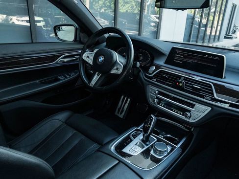 Used 2021 BMW 740i w/ M Sport Package image 44