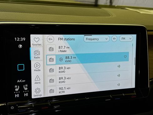 Used 2025 Volkswagen Atlas SE image 21