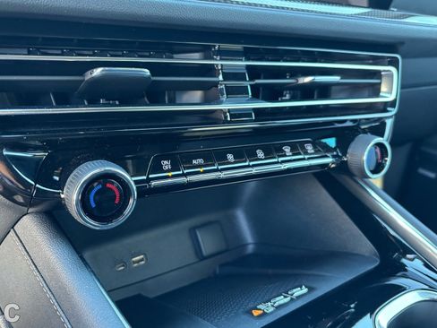 Certified 2026 Chevrolet Traverse High Country image 23