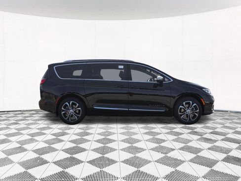 New 2026 Chrysler Pacifica Pinnacle w/ Trailer Tow Group image 17