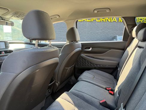 Used 2020 Hyundai Santa Fe SE image 16