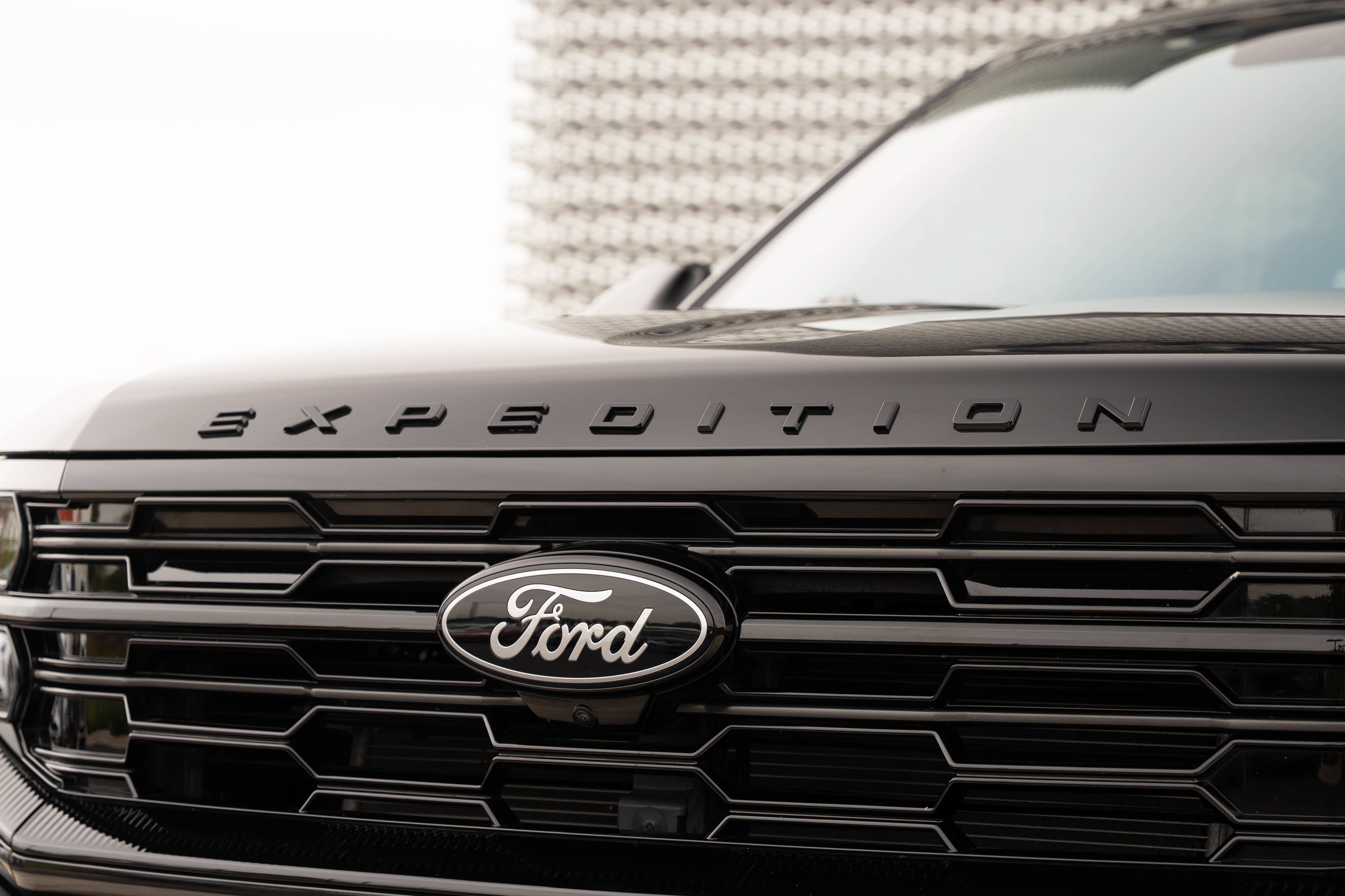 Used 2025 Ford Expedition Platinum w/ Stealth Performance Package AWD/4WD image 41