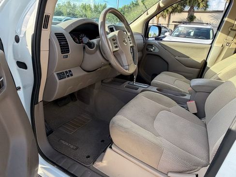 Used 2019 Nissan Frontier SV w/ Value Truck Package AWD/4WD image 9
