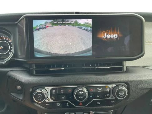 Used 2024 Jeep Wrangler Unlimited Sport AWD/4WD image 28
