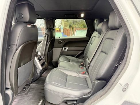 Used 2020 Land Rover Range Rover Sport HSE image 12