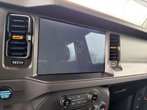 Used 2024 Ford Bronco Badlands image 16