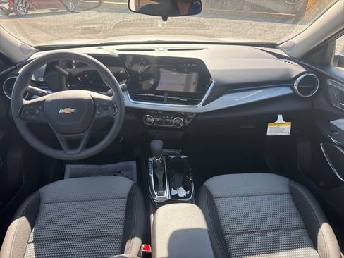 New 2026 Chevrolet Trax LT FWD image 15