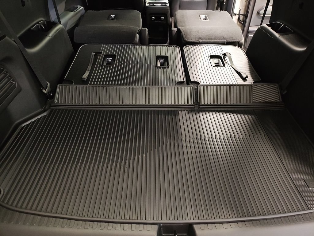 New 2026 GMC Acadia AT4 w/ LPO, Floor Liner Package AWD/4WD image 16
